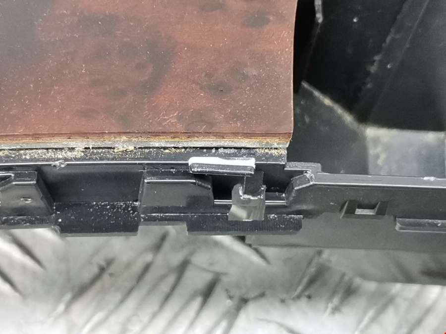 4F2864261B Накладка декоративная на кулису (рамка рычага КПП) Audi A6 C6 (2004-2011) Универсал 2006г. | Фото № 7 4F2864261B Накладка декоративная на кулису (рамка рычага КПП) Audi A6 C6 (2004-2011) Универсал 2006г. - Фото 7