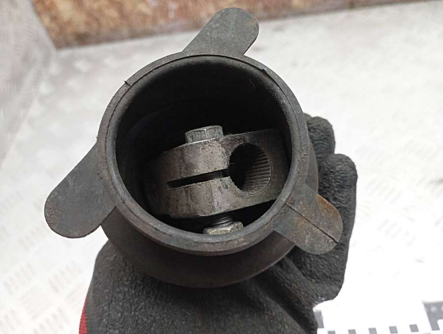 701419069 Рулевой карданчик  Volkswagen Transporter T4 1998г. | Фото № 3  701419069 Рулевой карданчик  Volkswagen Transporter T4 1998г. - Фото 3