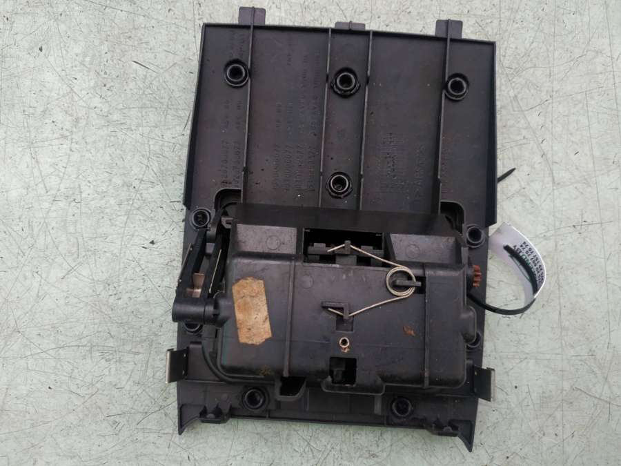 9619282577 Пепельница  Peugeot 406  1998г. | Фото № 2  9619282577 Пепельница  Peugeot 406  1998г. - Фото 2