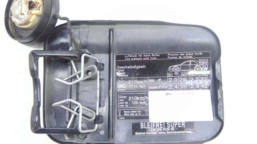 A2205840079 Лючок бензобака  Mercedes S W220 2003г. | Фото № 6  A2205840079 Лючок бензобака  Mercedes S W220 2003г. - Фото 6