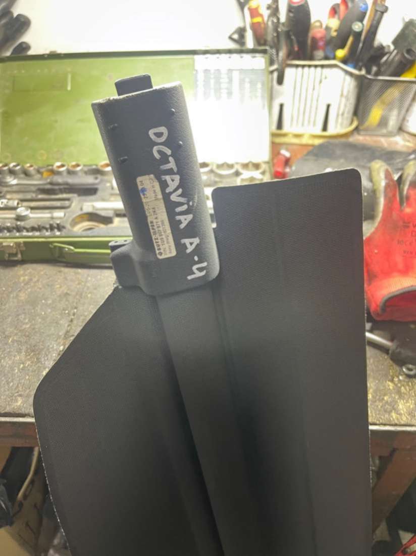 Шторка багажника Skoda Octavia A4 1999г. | Фото № 3 Шторка багажника Skoda Octavia A4 1999г. - Фото 3