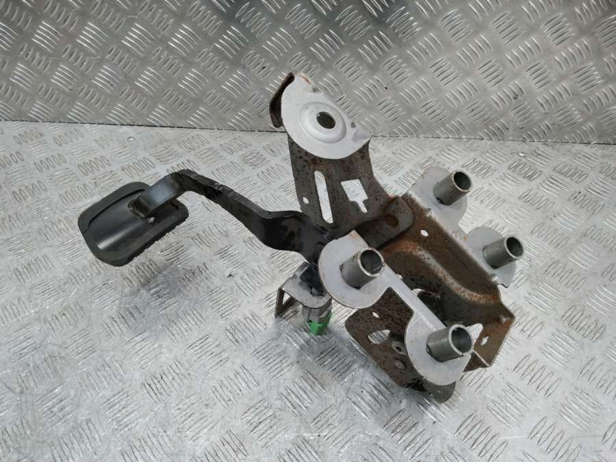 465013467R Педаль тормоза  Renault Megane 2016г. | Фото № 4  465013467R Педаль тормоза  Renault Megane 2016г. - Фото 4