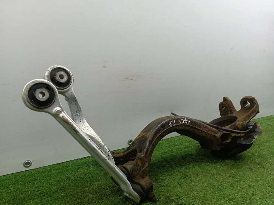 3D04072578AB Кулак поворотный передний правый  Audi A6 C5 (S6,RS6) 1999г. | Фото № 2  3D04072578AB Кулак поворотный передний правый  Audi A6 C5 (S6,RS6) 1999г. - Фото 2