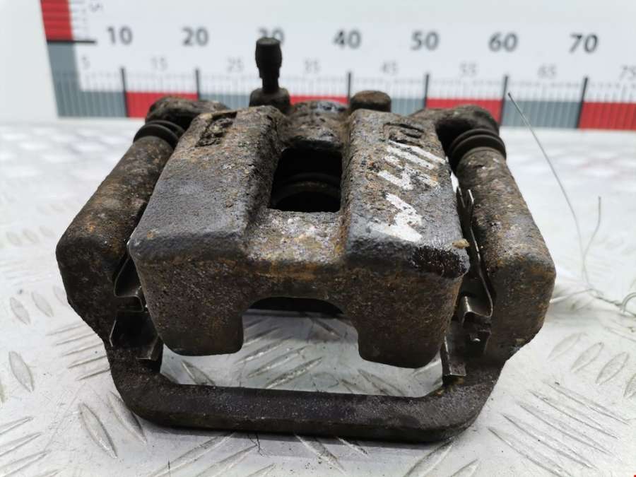 Суппорт задний левый Renault Koleos (2008-2016) Внедорожник 5дв. 2008г. | Фото № 1 Суппорт задний левый Renault Koleos (2008-2016) Внедорожник 5дв. 2008г. - Фото 1