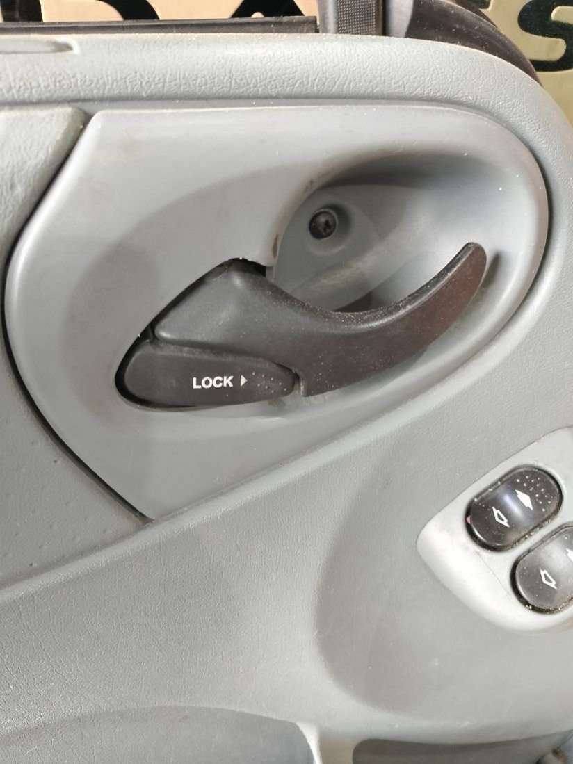 Ручка внутренняя передняя левая Ford Transit 3 restailing 2008г. | Фото № 1 Ручка внутренняя передняя левая Ford Transit 3 restailing 2008г. - Фото 1