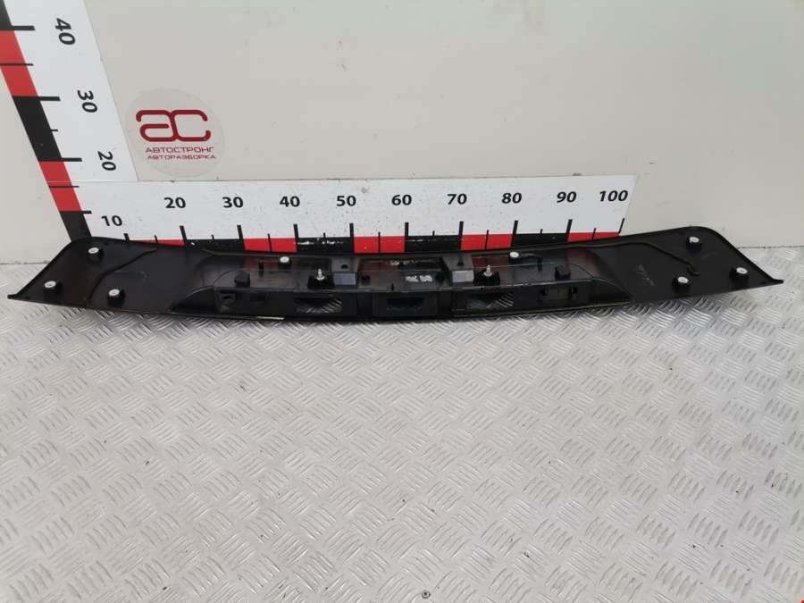 01001S09 Накладка декоративная (бленда) Renault Scenic 2 (2003-2009) Минивэн 2004г. | Фото № 5 01001S09 Накладка декоративная (бленда) Renault Scenic 2 (2003-2009) Минивэн 2004г. - Фото 5