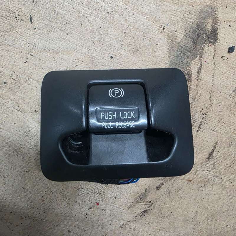 31334637 Кнопка ручного тормоза (ручника) Volvo XC60 1 2011г. | Фото № 1 31334637 Кнопка ручного тормоза (ручника) Volvo XC60 1 2011г. - Фото 1