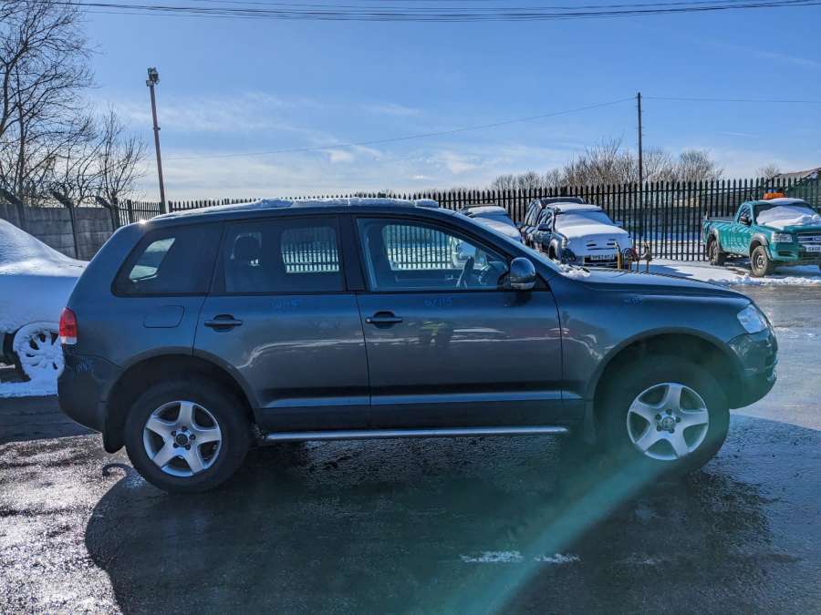 7L6947292B Плафон салонный Volkswagen Touareg 1 (2002-2010) Внедорожник 5дв. 2005г. | Фото № 12 7L6947292B Плафон салонный Volkswagen Touareg 1 (2002-2010) Внедорожник 5дв. 2005г. - Фото 12