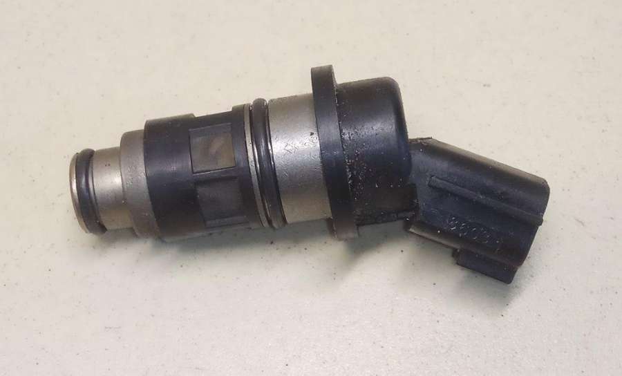 Форсунка  Nissan Almera N15 1998г. | Фото № 1   Форсунка  Nissan Almera N15 1998г. - Фото 1