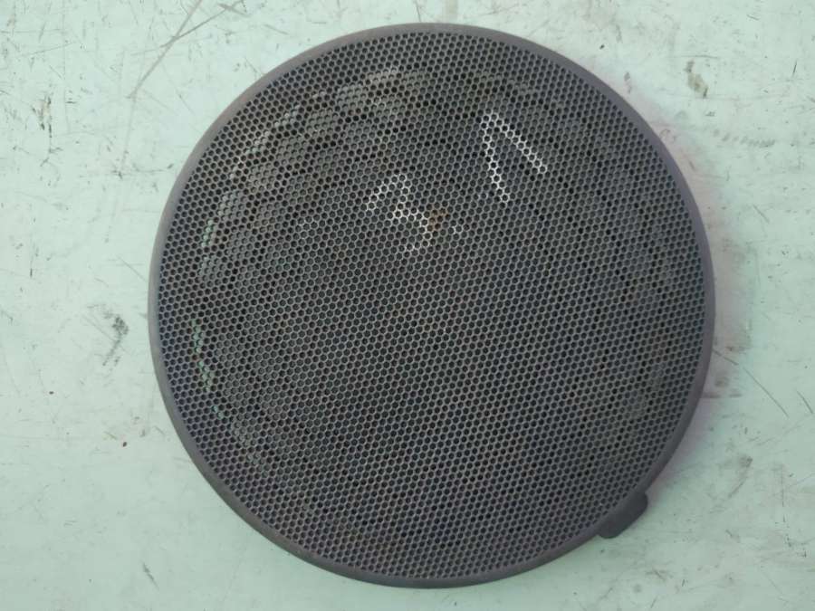 9634428877 Заглушка заднего бампера под крюк  Citroen Xsara Picasso  2001г. | Фото № 1  9634428877 Заглушка заднего бампера под крюк  Citroen Xsara Picasso  2001г. - Фото 1