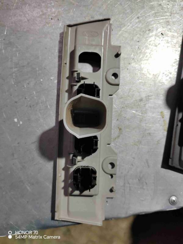 4M5113D734BC Накладка декоративная Ford Focus 2(2005-2011) 2008г. | Фото № 1 4M5113D734BC Накладка декоративная Ford Focus 2(2005-2011) 2008г. - Фото 1