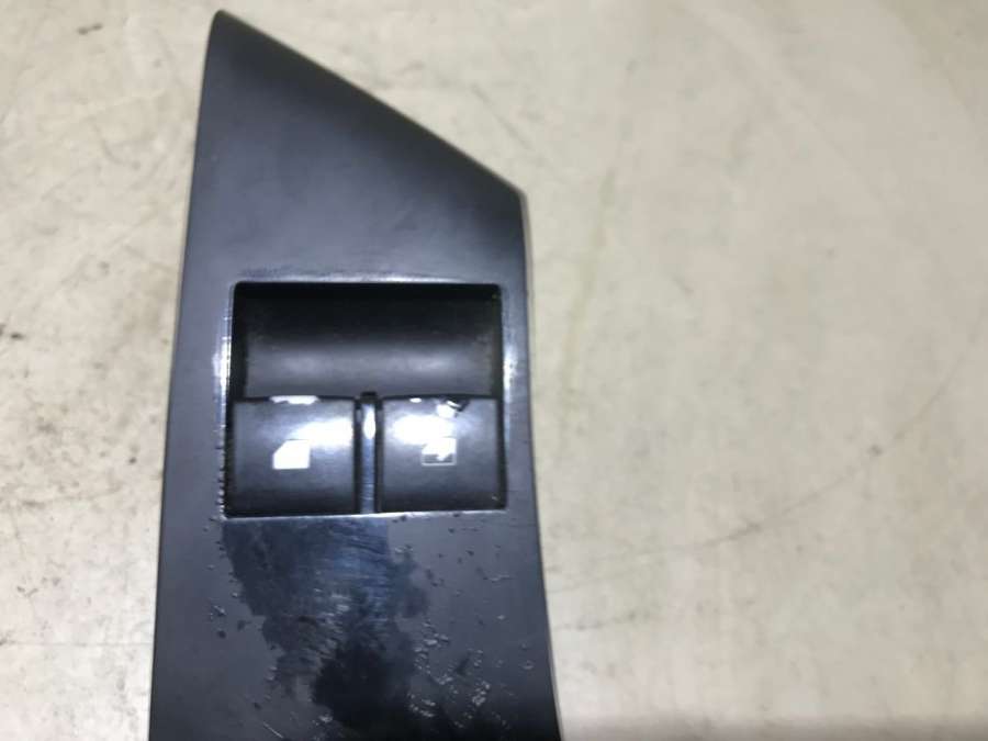 Блок управления стеклоподъемниками Opel Astra J 2012г. | Фото № 1 Блок управления стеклоподъемниками Opel Astra J 2012г. - Фото 1