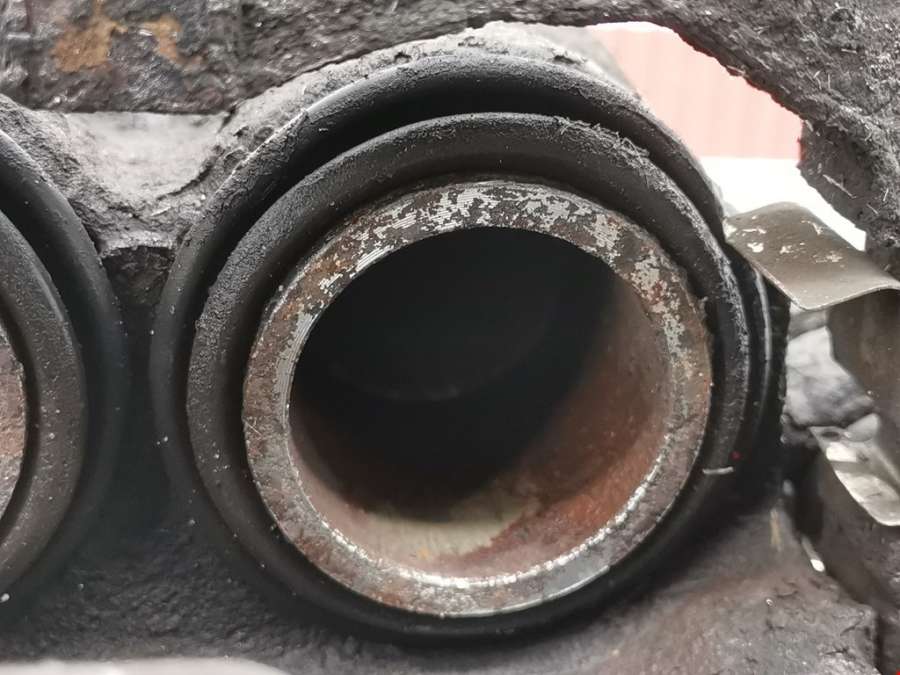 Суппорт передний правый Mitsubishi Pajero 3 (1999-2006) Внедорожник 5дв. 2002г. | Фото № 6 Суппорт передний правый Mitsubishi Pajero 3 (1999-2006) Внедорожник 5дв. 2002г. - Фото 6