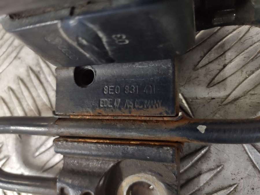8e0831411 Петля двери передней левой  Audi A6 C6 (S6,RS6) 2007г. | Фото № 3  8e0831411 Петля двери передней левой  Audi A6 C6 (S6,RS6) 2007г. - Фото 3