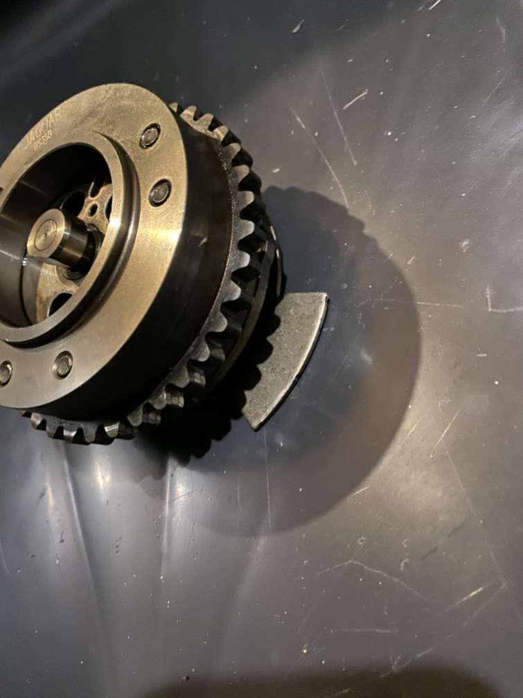 LR061551B535BLR023934 Фазорегулятор  Land Rover Range Rover Sport  2011г. | Фото № 4  LR061551B535BLR023934 Фазорегулятор  Land Rover Range Rover Sport  2011г. - Фото 4