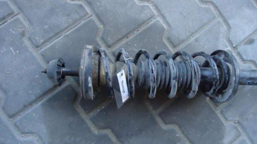 Стойка задняя Volkswagen Vento 1 поколение 1995г. | Фото № 2 Стойка задняя Volkswagen Vento 1 поколение 1995г. - Фото 2