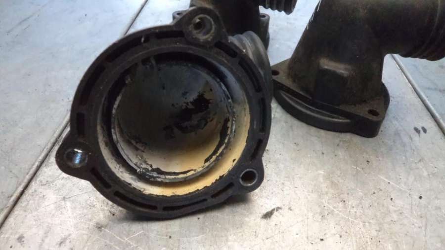 11532244828 Корпус термостата BMW 5 E39 1993г. | Фото № 2 11532244828 Корпус термостата BMW 5 E39 1993г. - Фото 2