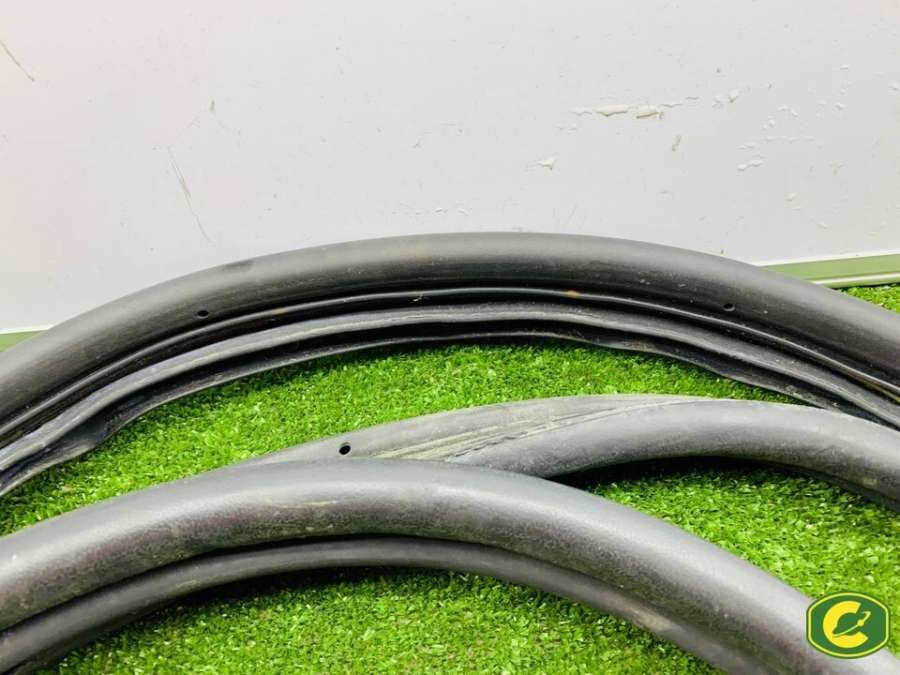 Уплотнитель двери передней правой  Ford Transit connect 1 2005г. | Фото № 4   Уплотнитель двери передней правой  Ford Transit connect 1 2005г. - Фото 4