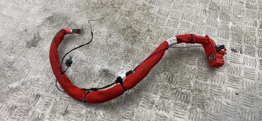 6.1126839821684E+17 Плюсовой провод аккумулятора BMW X3 внедорожник 5 дв. 2019г. | Фото № 1 6.1126839821684E+17 Плюсовой провод аккумулятора BMW X3 внедорожник 5 дв. 2019г. - Фото 1