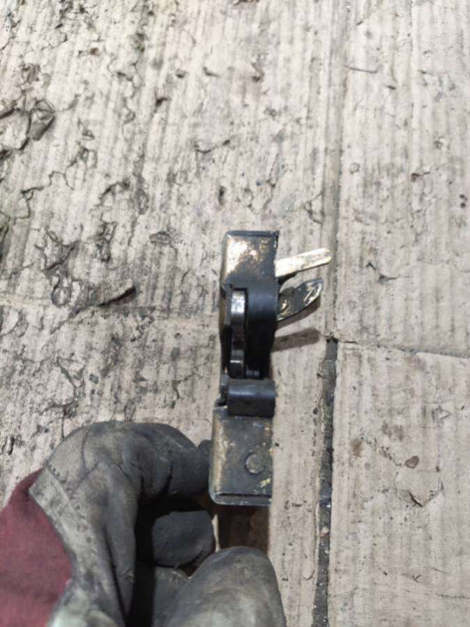 Замок двери передней левой Volkswagen Golf 2 1990г. | Фото № 2 Замок двери передней левой Volkswagen Golf 2 1990г. - Фото 2