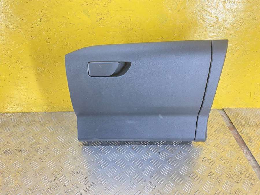 Бардачок  Ford Escape 4  CX482 2021г. | Фото № 1   Бардачок  Ford Escape 4  CX482 2021г. - Фото 1