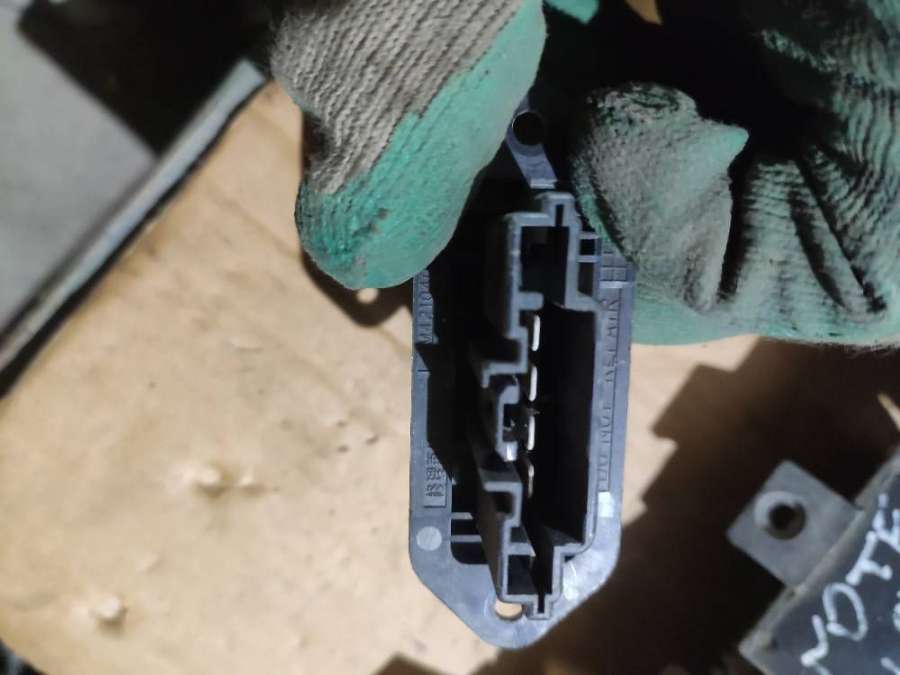 HM420040B Сопротивление печки Mazda 2 DY 2005г. | Фото № 3 HM420040B Сопротивление печки Mazda 2 DY 2005г. - Фото 3