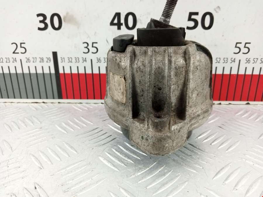 Подушка (опора) крепления двигателя BMW 3-Series (E90/E91/E92/E93) (2004-2013) Седан 2009г. | Фото № 2 Подушка (опора) крепления двигателя BMW 3-Series (E90/E91/E92/E93) (2004-2013) Седан 2009г. - Фото 2