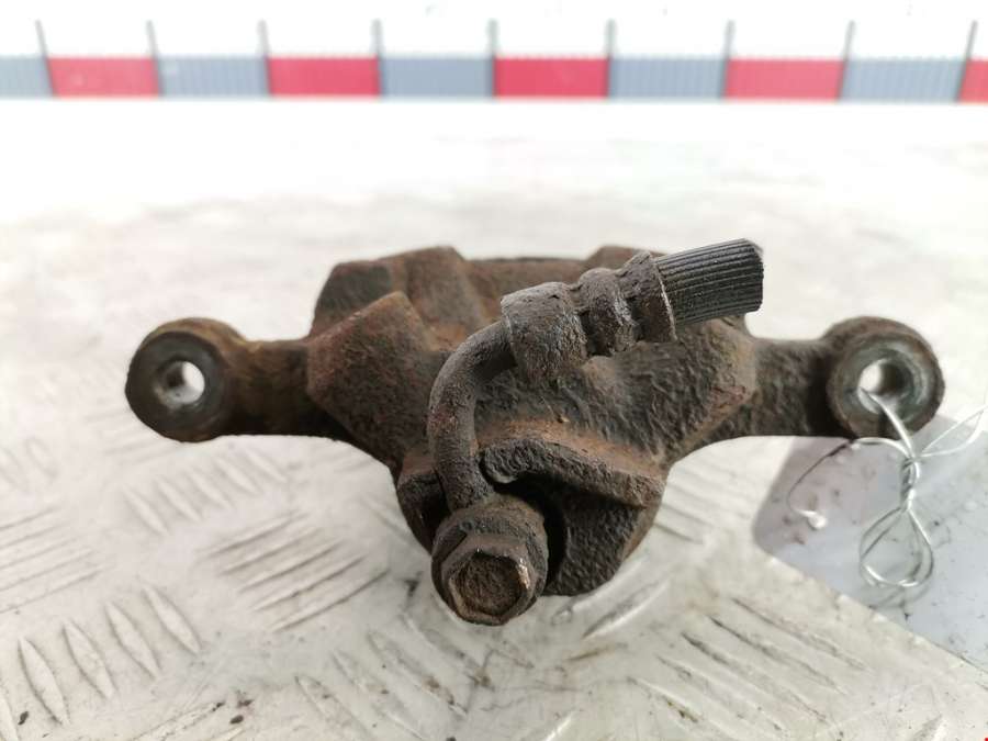 Суппорт задний левый Subaru Legacy 3 (BE/BH) (1998-2004) Универсал 2003г. | Фото № 3 Суппорт задний левый Subaru Legacy 3 (BE/BH) (1998-2004) Универсал 2003г. - Фото 3