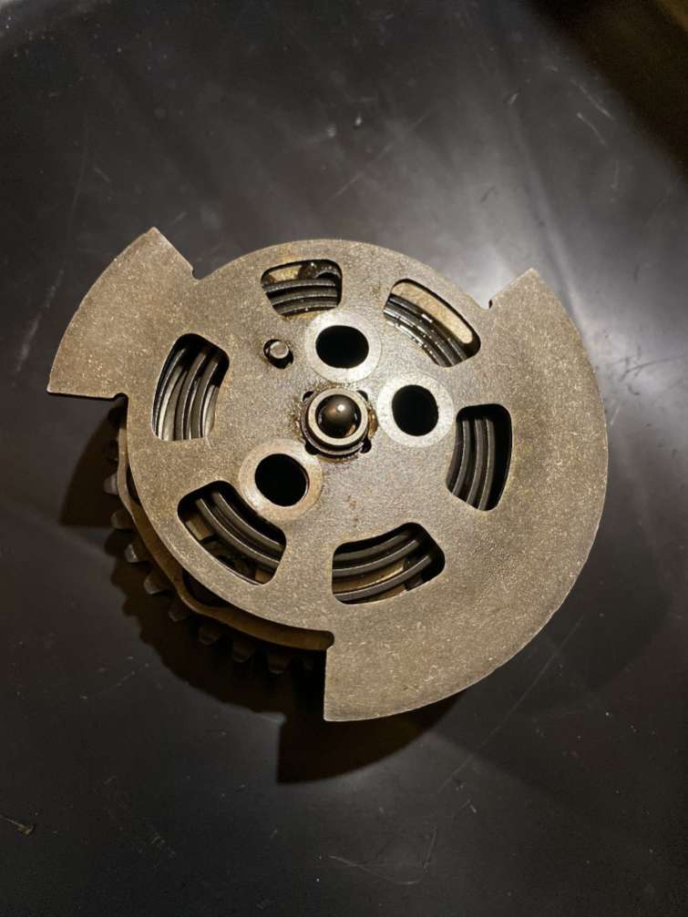 LR061551B535BLR023934 Фазорегулятор  Land Rover Range Rover Sport  2011г. | Фото № 1  LR061551B535BLR023934 Фазорегулятор  Land Rover Range Rover Sport  2011г. - Фото 1