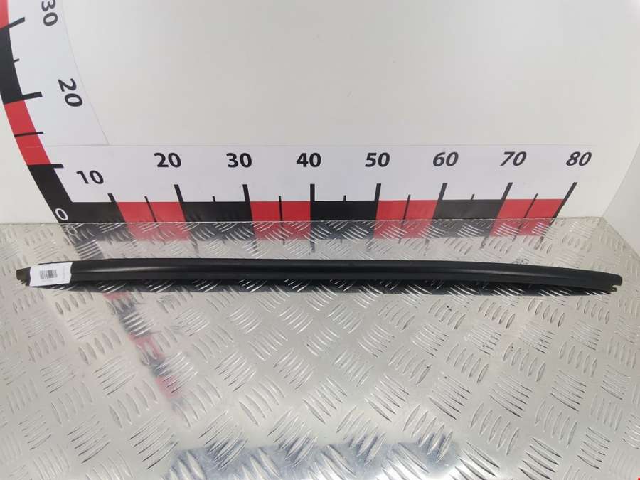 Накладка декоративная (молдинг) стекла двери задней левой Citroen Xsara Picasso (1999-2012) Минивэн 2002г. | Фото № 1 Накладка декоративная (молдинг) стекла двери задней левой Citroen Xsara Picasso (1999-2012) Минивэн 2002г. - Фото 1