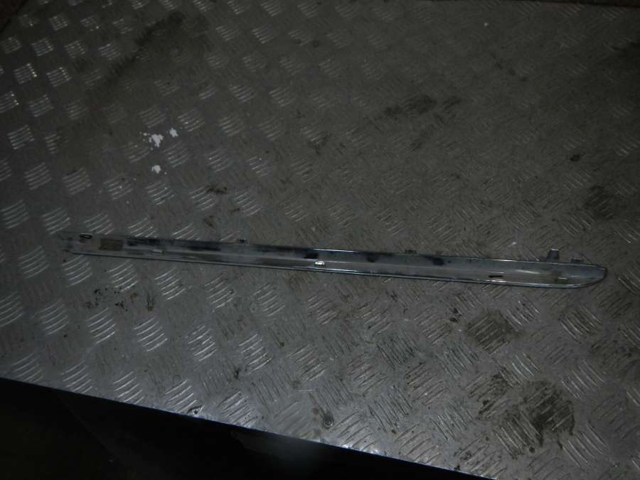 2056900862 Накладка порога наружная правая  Mercedes-Benz Mercedes C-Klasse (W202/W203/W204/W205) 0000г. | Фото № 2  2056900862 Накладка порога наружная правая  Mercedes-Benz Mercedes C-Klasse (W202/W203/W204/W205) 0000г. - Фото 2