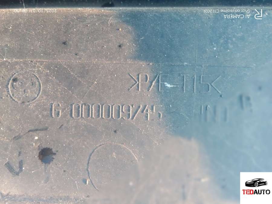 Заглушка (решетка) в бампер передний Renault Laguna 2 2002г. | Фото № 2 Заглушка (решетка) в бампер передний Renault Laguna 2 2002г. - Фото 2