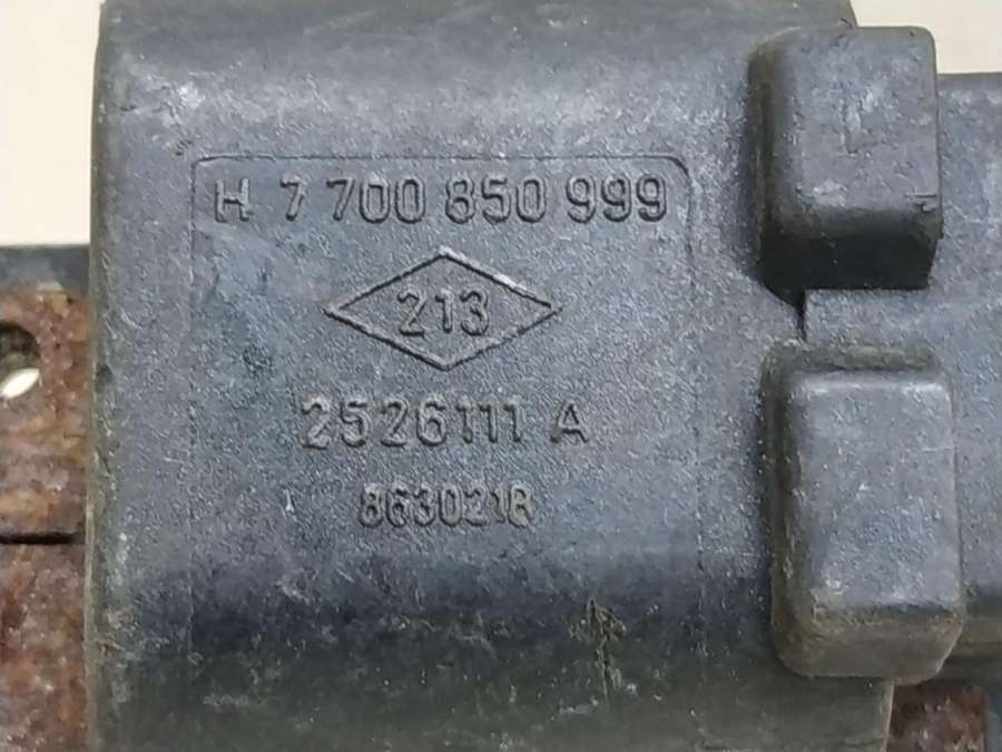 77008509992526111A Катушка зажигания Renault Megane 1998г. | Фото № 6 77008509992526111A Катушка зажигания Renault Megane 1998г. - Фото 6