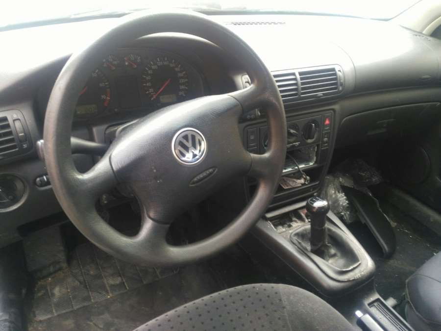 3B0880201M Подушка безопасности в рулевое колесо Volkswagen Passat 5 (1996-2000) Универсал 1997г. | Фото № 9 3B0880201M Подушка безопасности в рулевое колесо Volkswagen Passat 5 (1996-2000) Универсал 1997г. - Фото 9