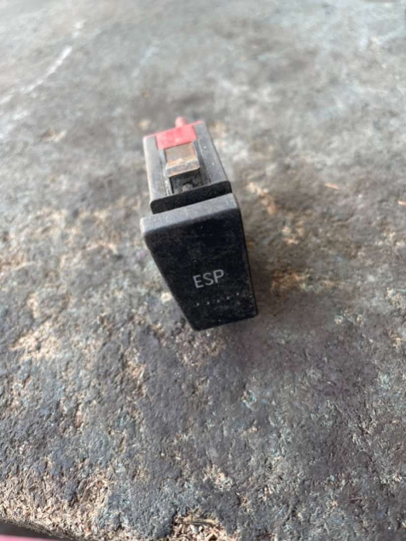 Кнопка ESP Volkswagen Sharan 1 restailing 2001г. | Фото № 1 Кнопка ESP Volkswagen Sharan 1 restailing 2001г. - Фото 1