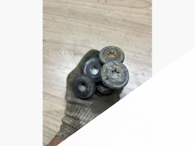 Болт развальный Mercedes C W202 1997г. | Фото № 2 Болт развальный Mercedes C W202 1997г. - Фото 2