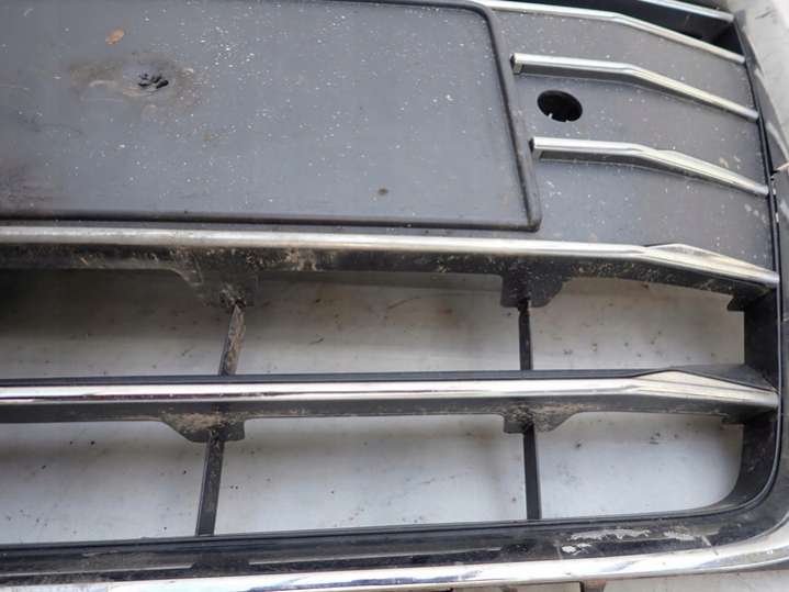 8W0853651AB Решетка радиатора  Audi A4 B9 (2015-2019) 2015г. | Фото № 10  8W0853651AB Решетка радиатора  Audi A4 B9 (2015-2019) 2015г. - Фото 10