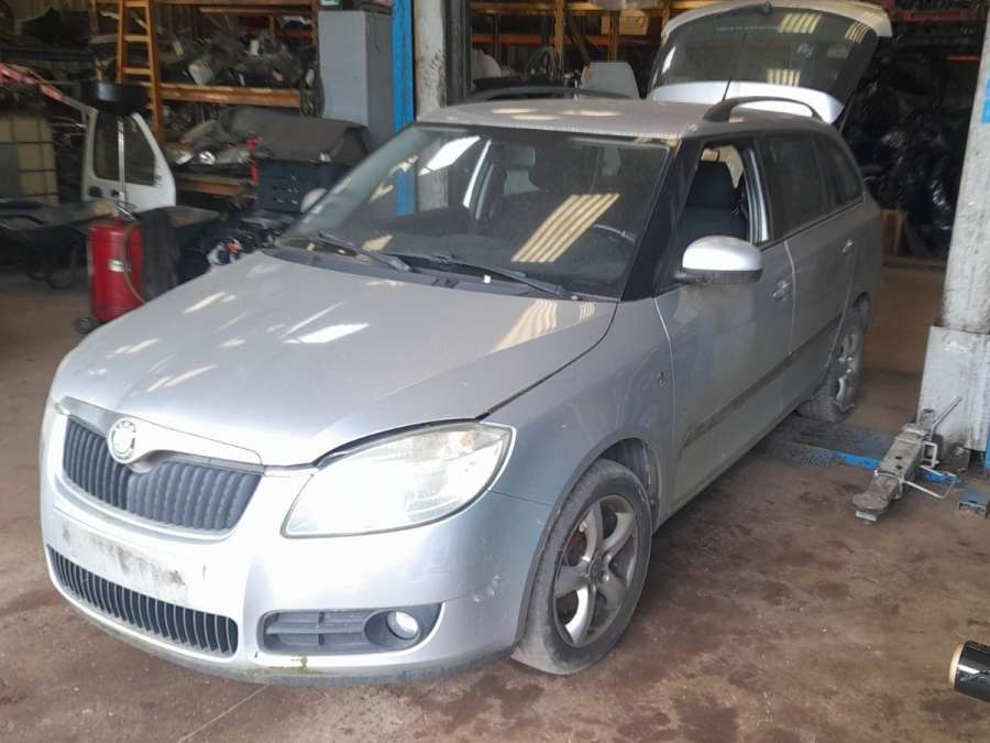 1K0837885A Ручка двери наружная передняя правая Skoda Fabia 2 (5J) (2007-2014) Универсал 2010г. | Фото № 6 1K0837885A Ручка двери наружная передняя правая Skoda Fabia 2 (5J) (2007-2014) Универсал 2010г. - Фото 6