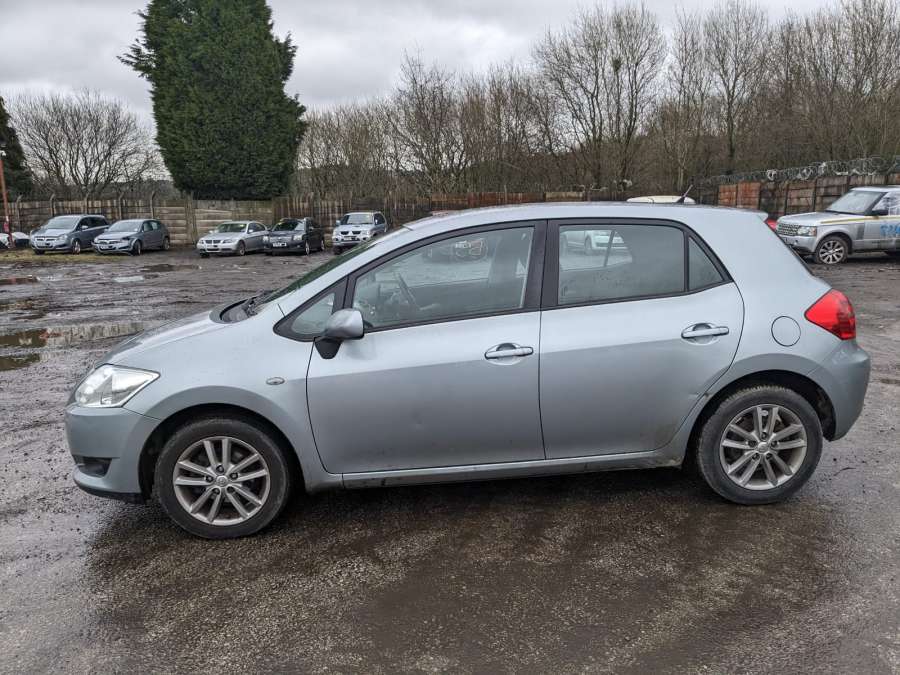 Петля двери задней левой Toyota Auris 1 (E150) (2007-2012) Хетчбэк 5дв. 2008г. | Фото № 6 Петля двери задней левой Toyota Auris 1 (E150) (2007-2012) Хетчбэк 5дв. 2008г. - Фото 6