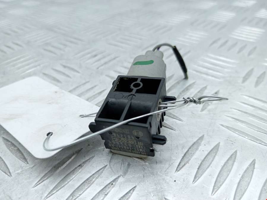 3M5T-14B342-AB Датчик удара Ford Mondeo 4 (2006-2014) Хетчбэк 5дв. 2010г. | Фото № 2 3M5T-14B342-AB Датчик удара Ford Mondeo 4 (2006-2014) Хетчбэк 5дв. 2010г. - Фото 2