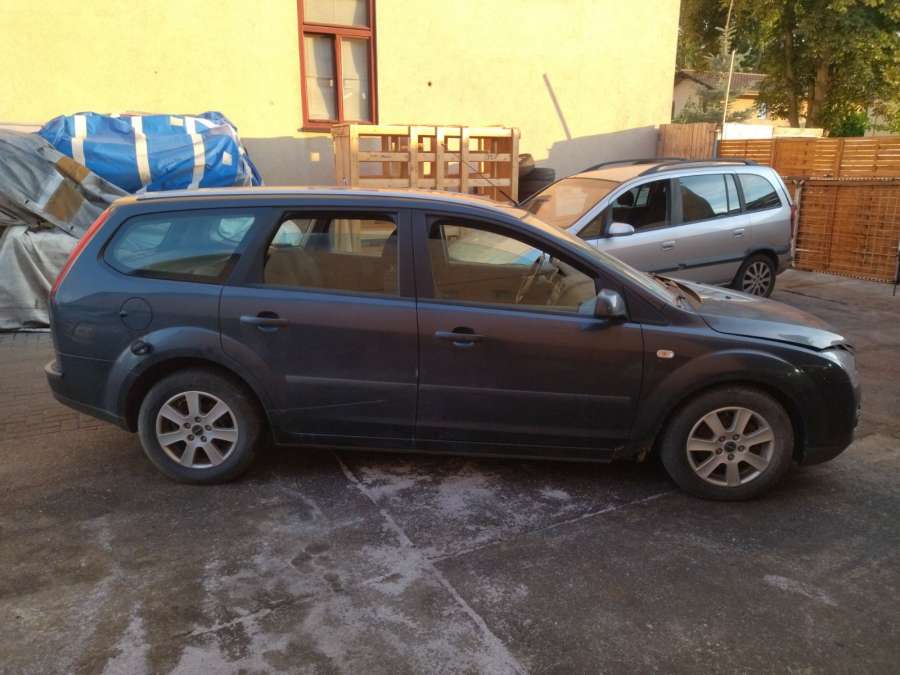 Суппорт передний правый Ford Focus 2 (2004-2011) Универсал 2006г. | Фото № 10 Суппорт передний правый Ford Focus 2 (2004-2011) Универсал 2006г. - Фото 10