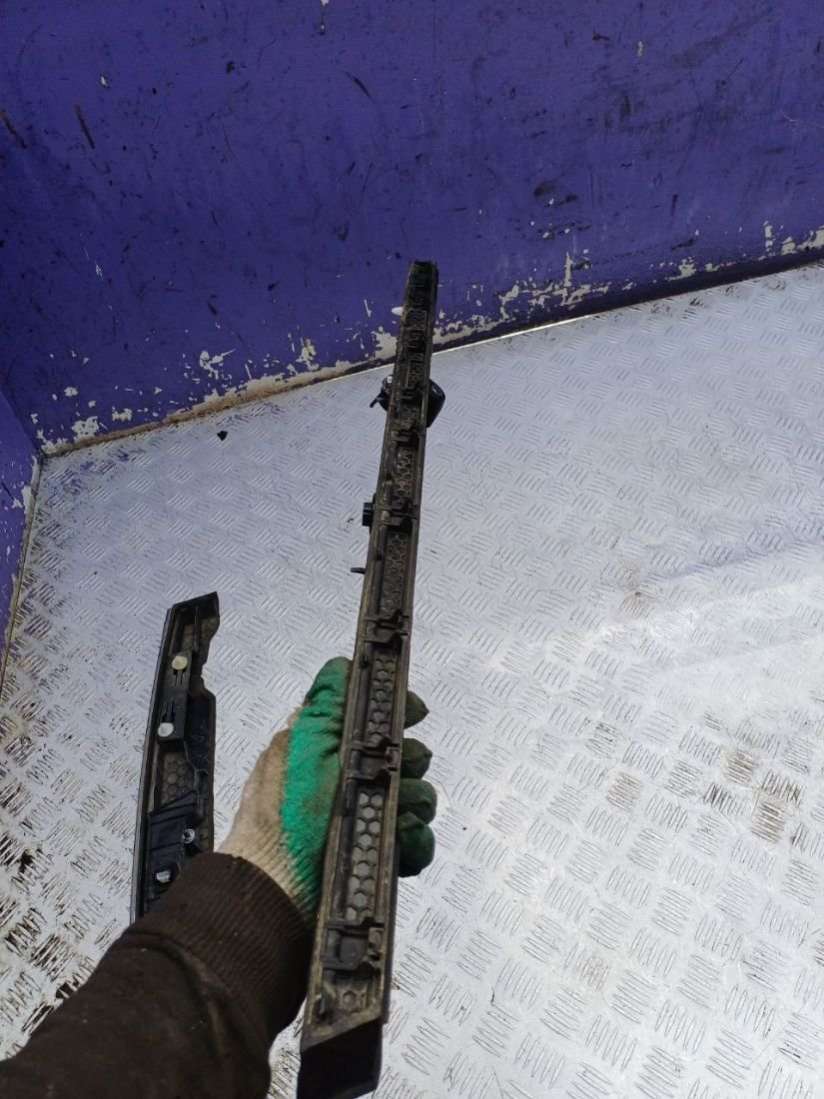 7200035 Накладка подсветки номера BMW 7 F01/F02 2014г. | Фото № 2 7200035 Накладка подсветки номера BMW 7 F01/F02 2014г. - Фото 2