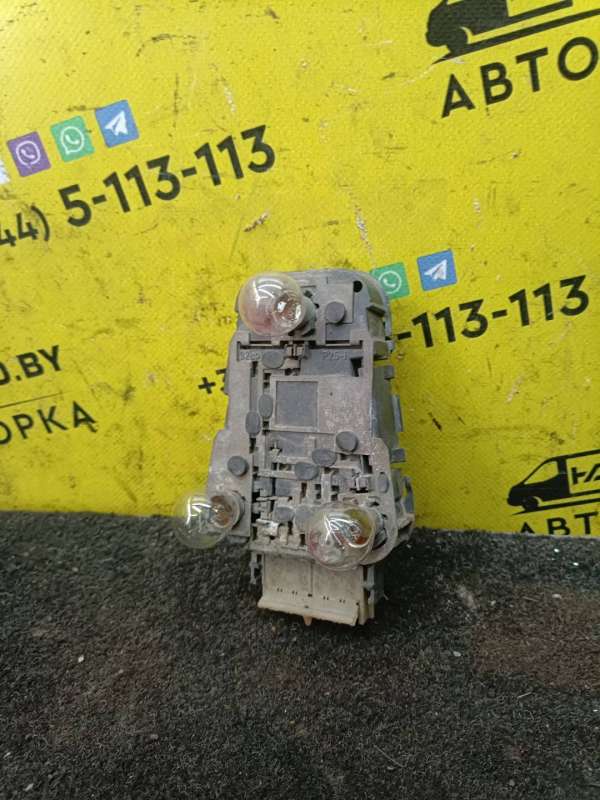 Панель (плата) фонаря заднего левого Audi 100 С3 седан 1986г. | Фото № 1 Панель (плата) фонаря заднего левого Audi 100 С3 седан 1986г. - Фото 1