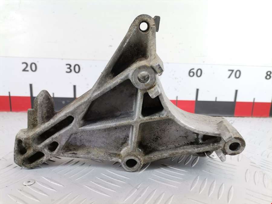 4283602 Кронштейн кондиционера Saab 900 (NG) (1993-1998) Седан 1996г. | Фото № 3 4283602 Кронштейн кондиционера Saab 900 (NG) (1993-1998) Седан 1996г. - Фото 3