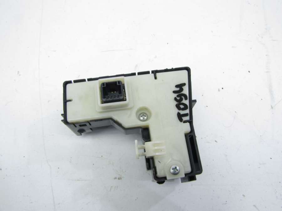 75D809 Кнопка аварийной сигнализации Toyota Prius 3 2009г. | Фото № 2 75D809 Кнопка аварийной сигнализации Toyota Prius 3 2009г. - Фото 2