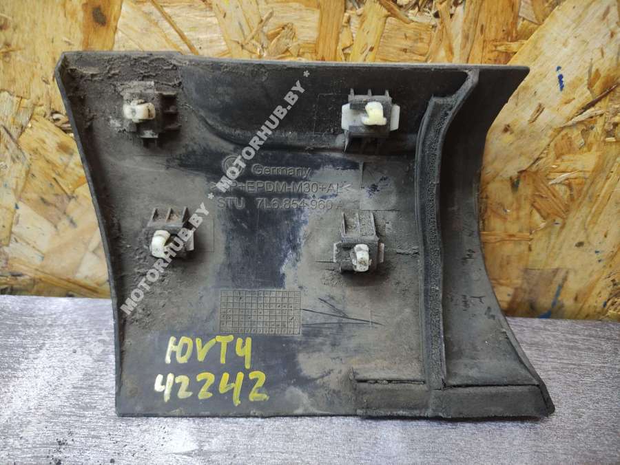 7L6854960 Молдинг крыла переднего правого Volkswagen Touareg 2004г. | Фото № 2 7L6854960 Молдинг крыла переднего правого Volkswagen Touareg 2004г. - Фото 2