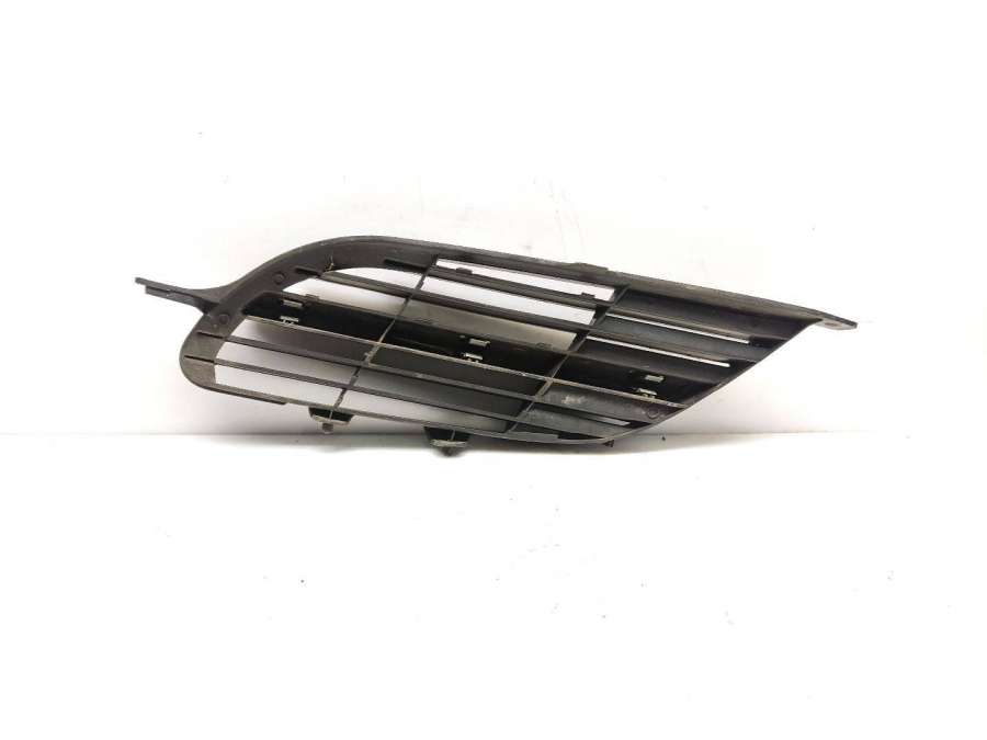 9381M020 Решетка радиатора правая Nissan Almera Tino V10 V10 2005г. | Фото № 2 9381M020 Решетка радиатора правая Nissan Almera Tino V10 V10 2005г. - Фото 2