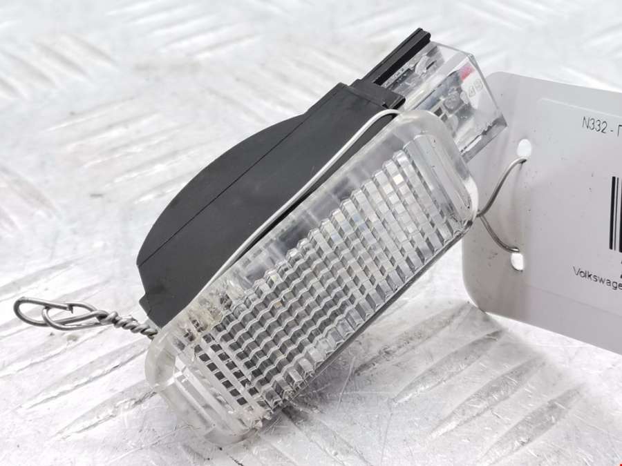 Плафон салонный Volkswagen Phaeton (2002-2016) Седан 2008г. | Фото № 1 Плафон салонный Volkswagen Phaeton (2002-2016) Седан 2008г. - Фото 1