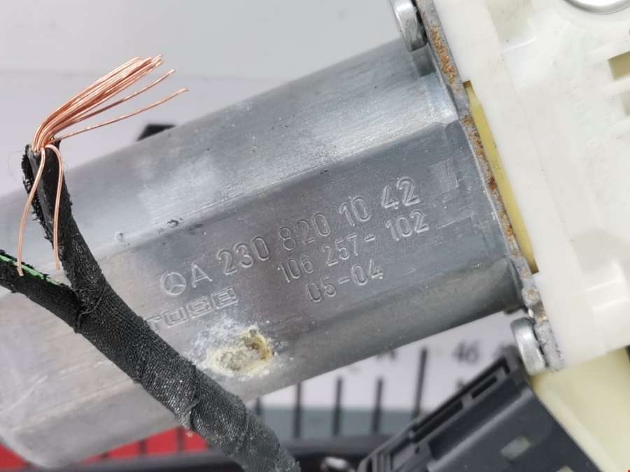 0130821921 Стеклоподъемник электрический двери передней левой Mercedes Vaneo (2001-2005) Микроавтобус 2005г. | Фото № 6 0130821921 Стеклоподъемник электрический двери передней левой Mercedes Vaneo (2001-2005) Микроавтобус 2005г. - Фото 6