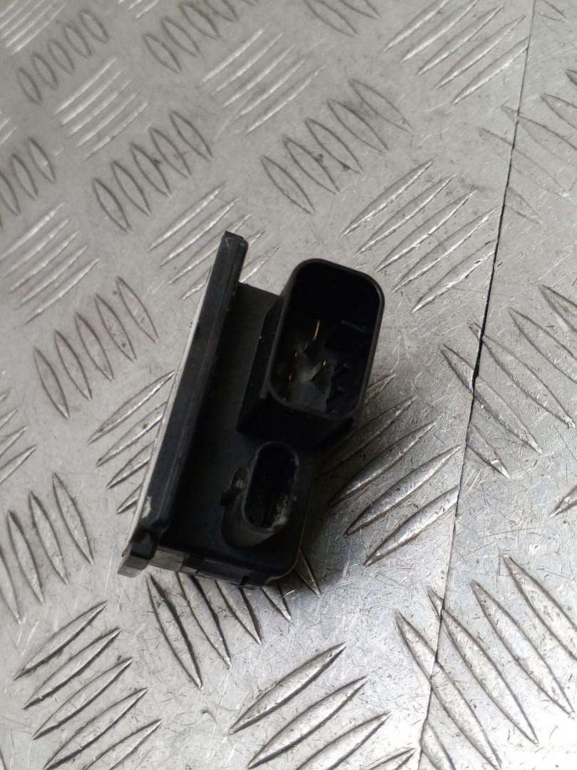 1.2218514120851E+17 Реле накала свечей BMW 5 седан 2016г. | Фото № 2 1.2218514120851E+17 Реле накала свечей BMW 5 седан 2016г. - Фото 2